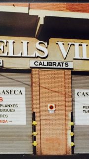 Seguim compartint-vos la història i les generacions que s'amaguen darrere de Castells Vilaseca! 💛
Una de les sorts d'un negoci que porta tants anys funcionant és que l'energia que s'ha dedicat al llarg del temps perque tot surti bé s'acumula. Per això, avui, encara tenim ganes de seguir creixent i transformant l'empresa.
Teniu ganes de veure la 3a part? Nosaltres moltes ganes d'ensenyar-vos-la!
I si us ha agradat, no dubteu en deixar el vostre feedback! 💬
Seguim 💪⚙️