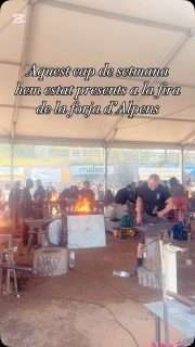 Aquest cap de setmana hem estat presents a la XVI fira de la forja d’Alpens @forja_alpens subministrant tot el material que s’ha usat per al treball de forja. Té molt sentit per a nosaltres ser-hi: Vivim el ferro amb passió! I ens encomanem de la passió del treball dels forjadors i forjadores. Ens agrada el ferro perquè és noble, dur, brillant, negre, mal·leable… perquè pren forma i vida segons s’imagina… i a les mans d’aquests excel·lents artistes realment enamora.
Volem donar les gràcies a l’organització de la fira (incalculables les hores de feina), al poble d’Alpens @ajuntament_alpens , als impulsors @forjamontferrer , i a tots els artistes que mantenen un ofici que tant estimem.